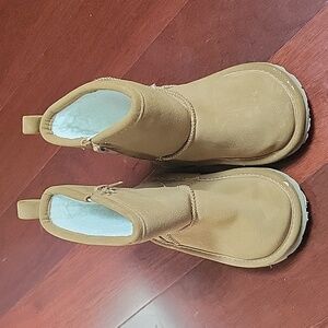 EUC babyGap Pretzel Sherpa Boot